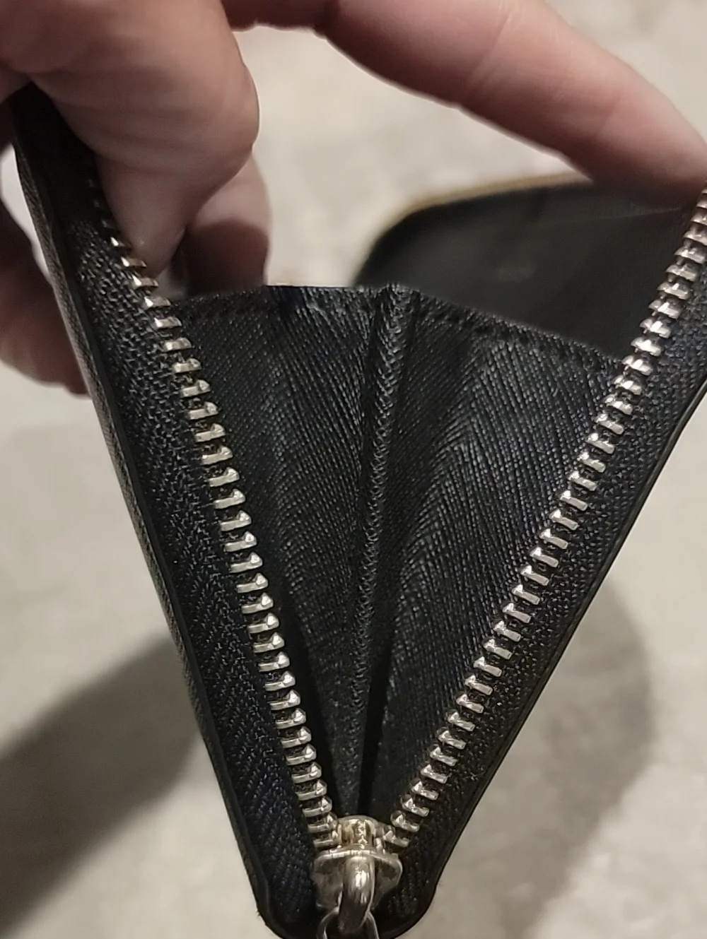 Tory Burch Black Leather Zip Wallet with Gold Logo